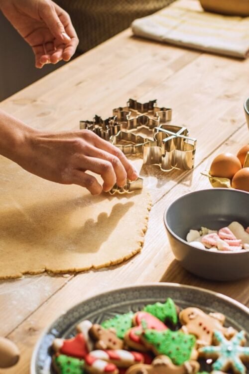 Hometown Christmas bucket list item - baking class with friends and family for a new holiday tradition